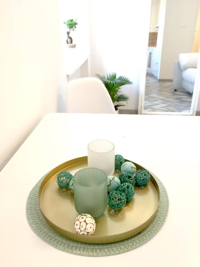 Greta'S Place - Elegant Home With Exclusive Location And Seaview Изола Экстерьер фото